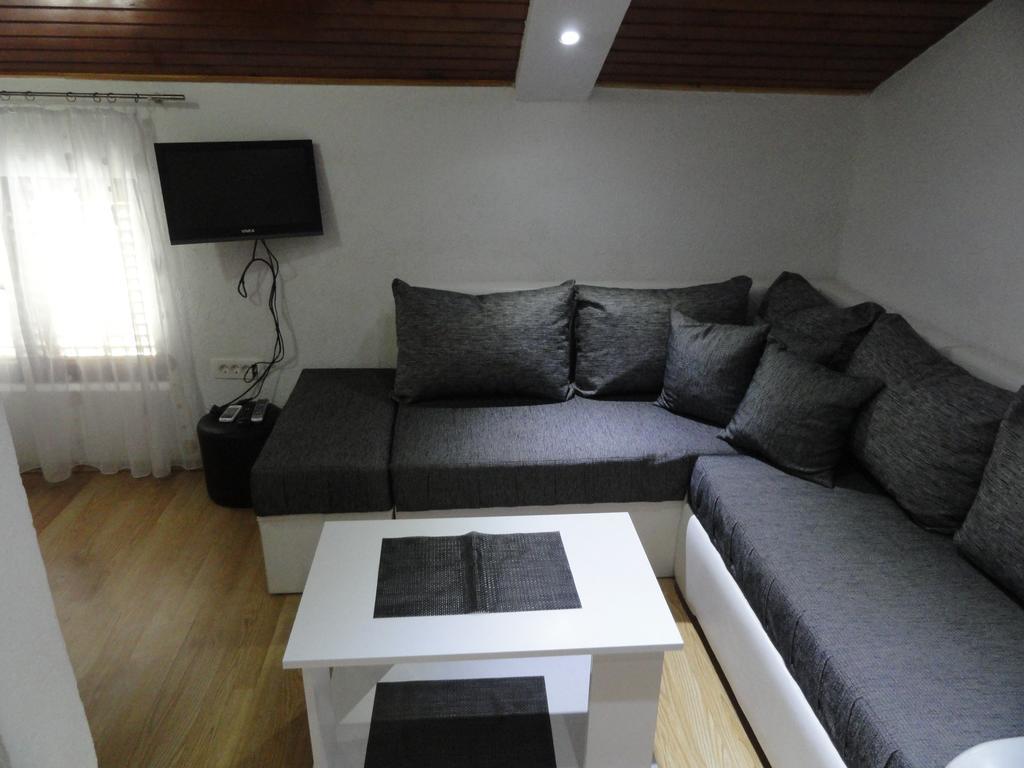 Apartment Pribilovic *